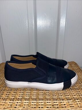THE OFFICE OF ANGELA SCOTT Hammonds slip-on sneakers in Navy blue